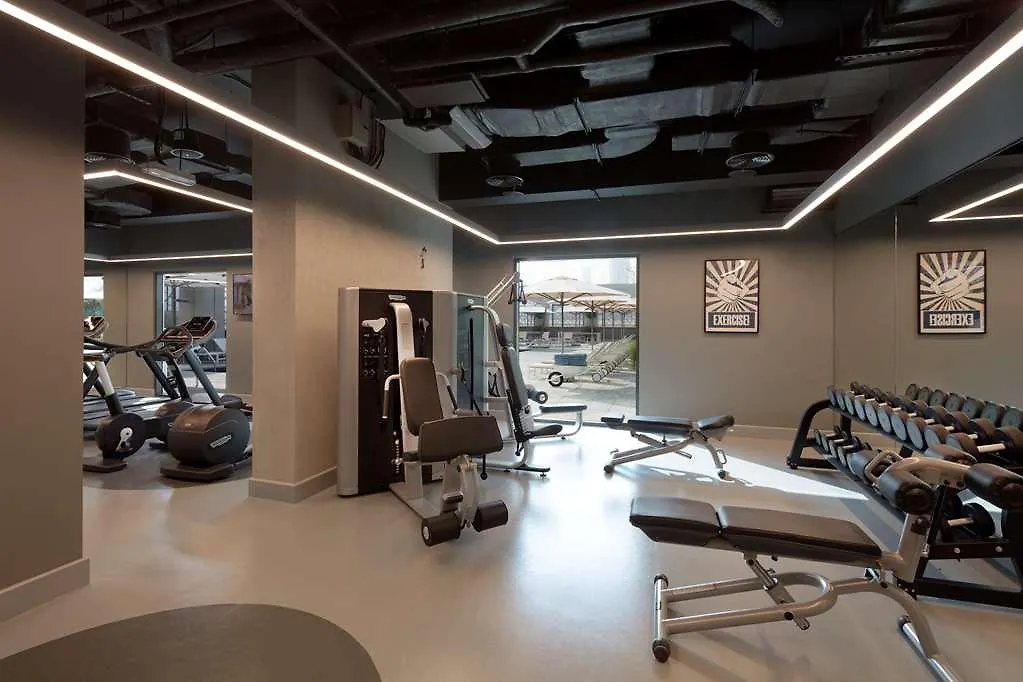 Rove Dubai Marina Otel