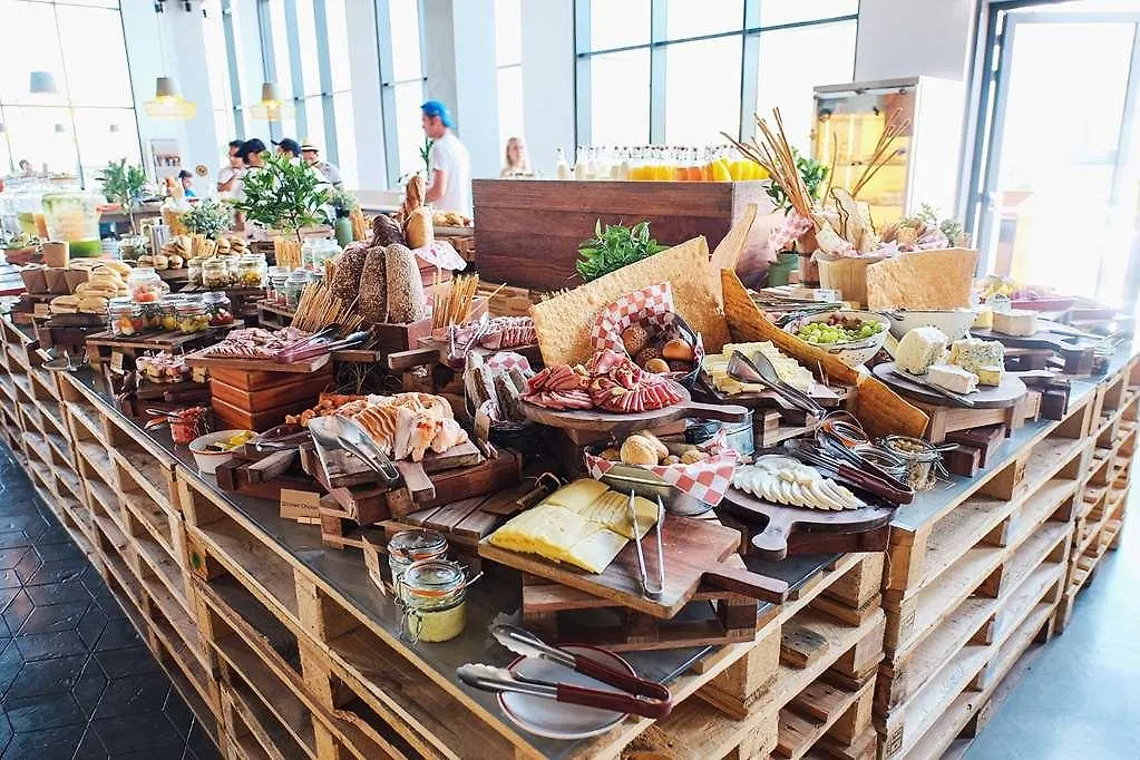 Rove Dubai Marina Otel