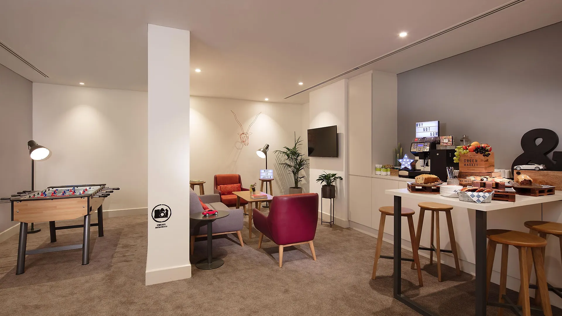 Rove Dubai Marina Otel