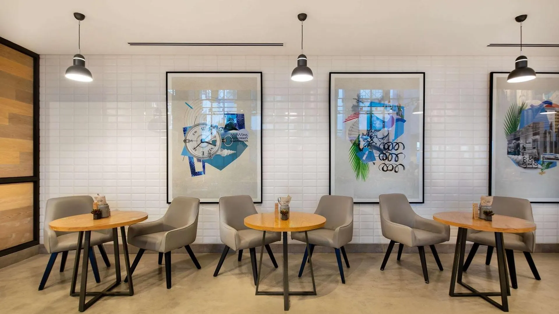 Rove Dubai Marina Otel