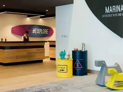 Rove Dubai Marina Otel