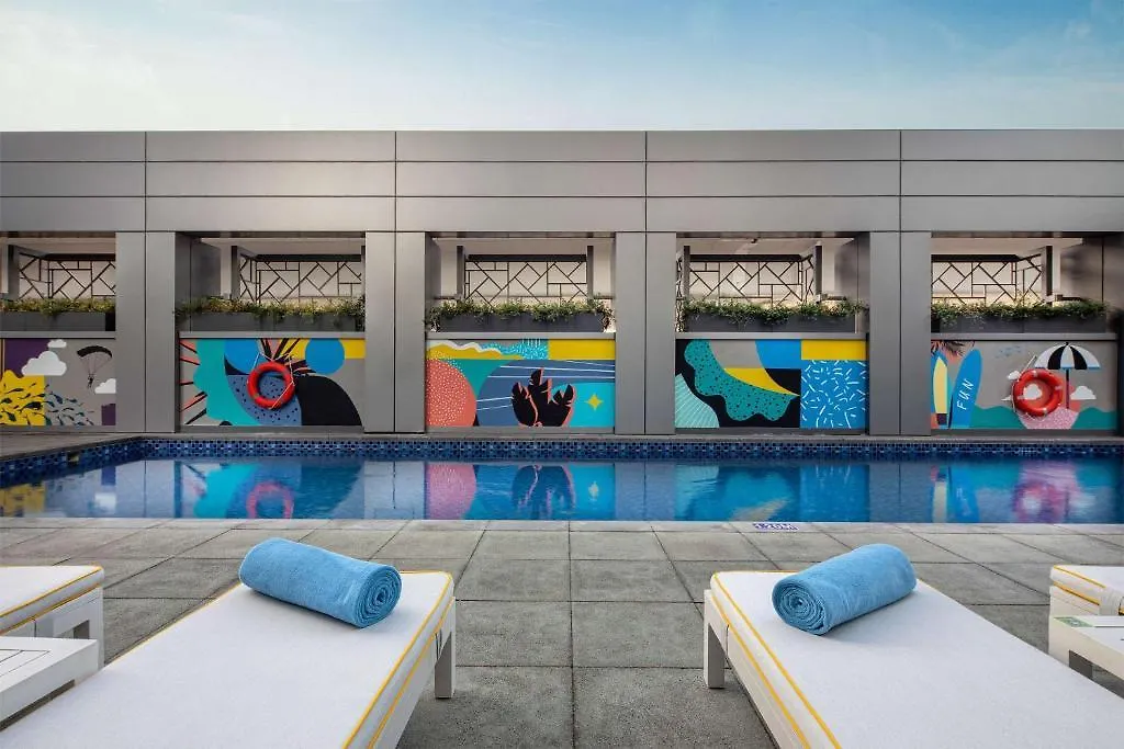 Rove Dubai Marina Otel