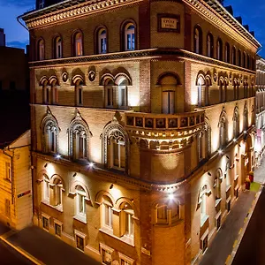 **** Szálloda Museum Magyarország