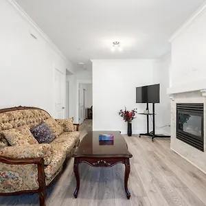  Holiday home Explore From Deluxe 2b/1b Basement Canada