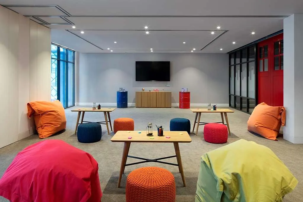 Rove Dubai Marina Hotel